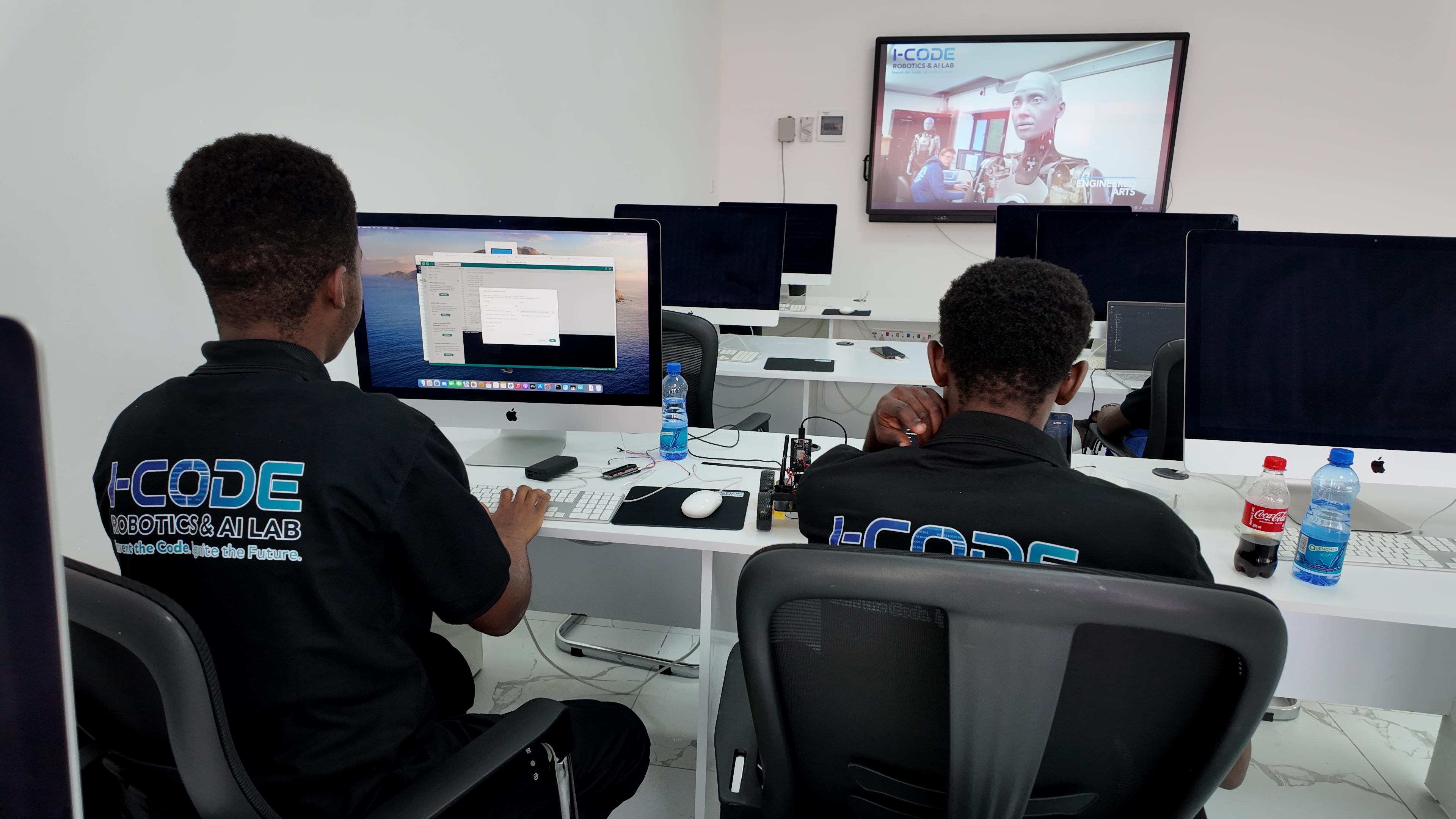 Students learning at I-Code Innovation Lab